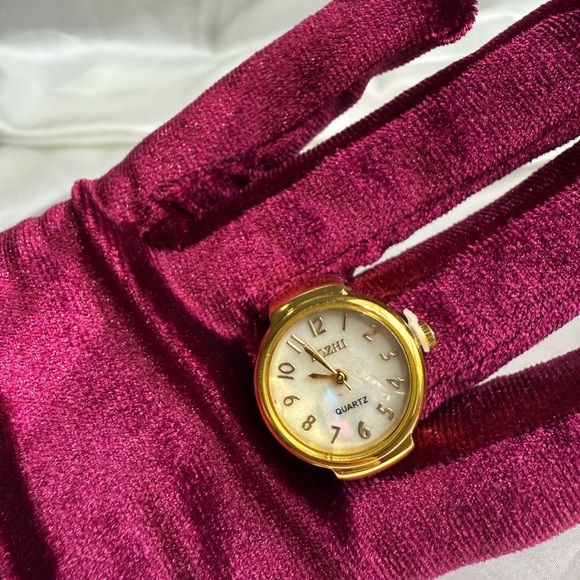 Aesthetic  finger Gold Women's Watch vintage. - Picture 3 of 13